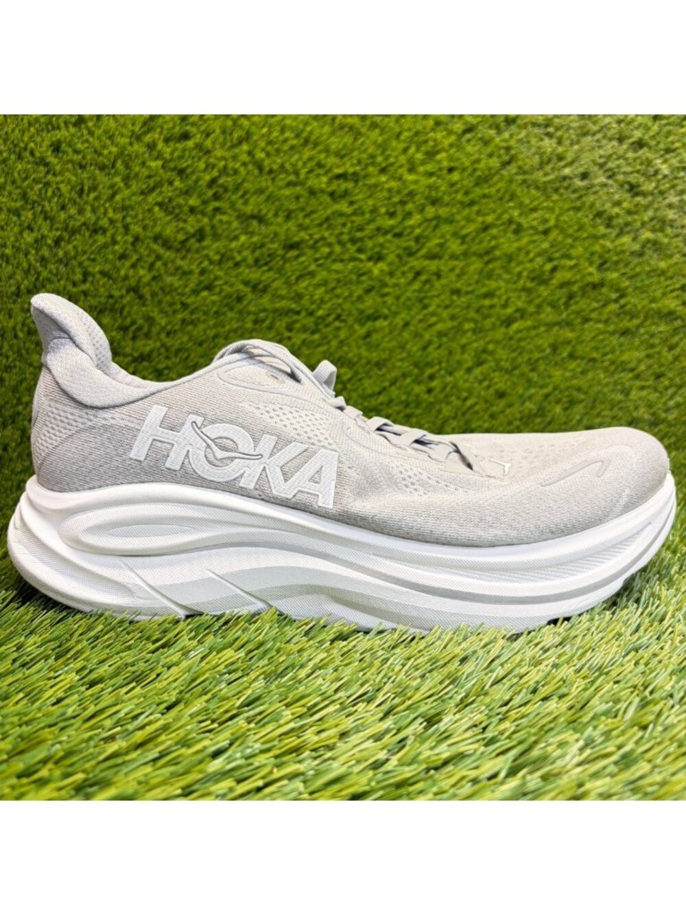 Hoka One One Clifton 10 Mens Size 10 4E Gray Athletic Running Shoes Sneakers